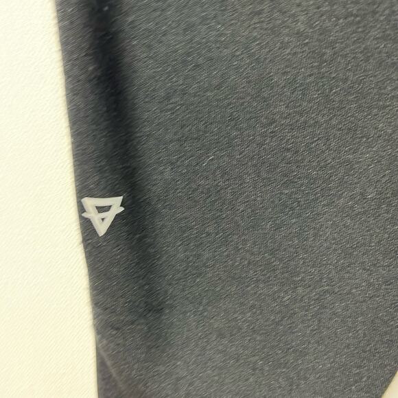 LIV Outdoor Leggings - Women's Small - Picture 6 of 6